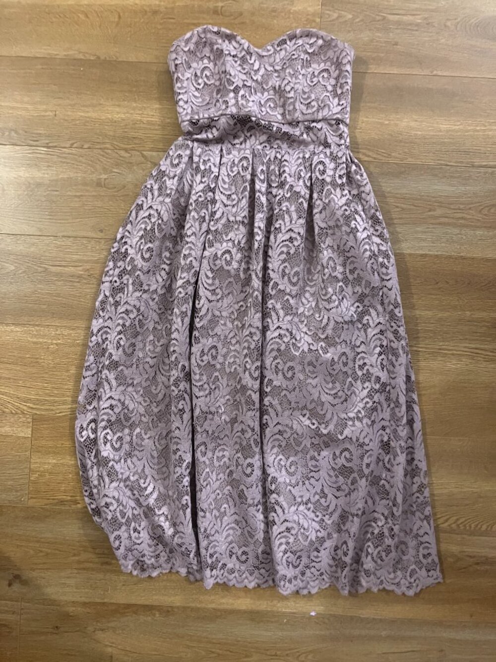 Lace Dress - Picture 5 of 6